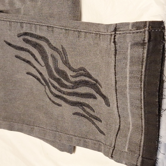 DG2 DIANE GILMAN EMBROIDERED JEANS NEW!!! - Picture 2 of 11